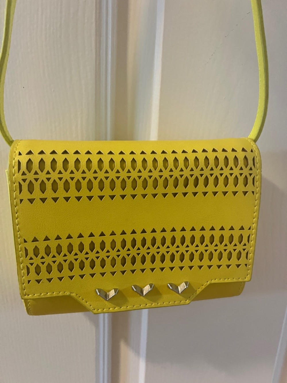 Stella & Dot sidekick Yellow Laser-Cut Heart Accent Crossbody convertible clutch